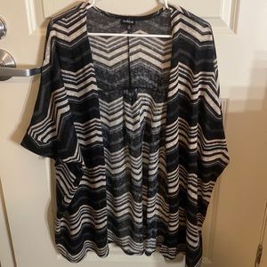 Little  sweater type  shirt for over a shirt